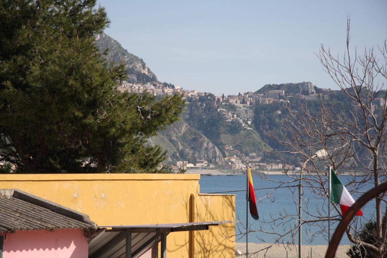 Porta Del Vento Bed and Breakfast Giardini Naxos Exteriör bild